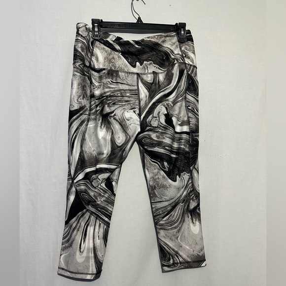 Xersion Pants - Xersion Black & White Marble Swirl Active Leggings | OX Plus